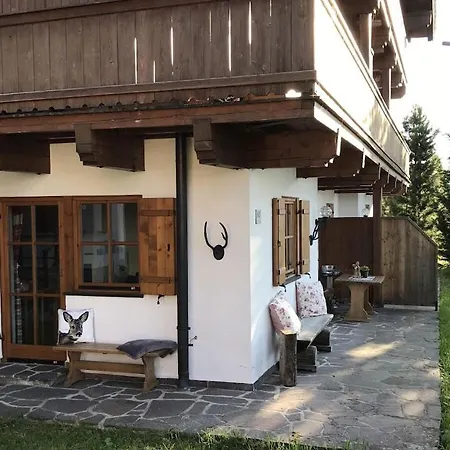 With 2 Bedrooms Semesterbostad *