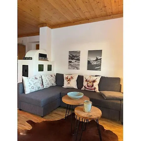 With 2 Bedrooms Semesterbostad